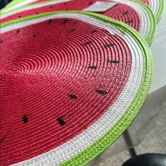 NWT  Watermelon 🍉 ROUND Placemats - Red and Green SET OF 4 - Picture 2 of 2